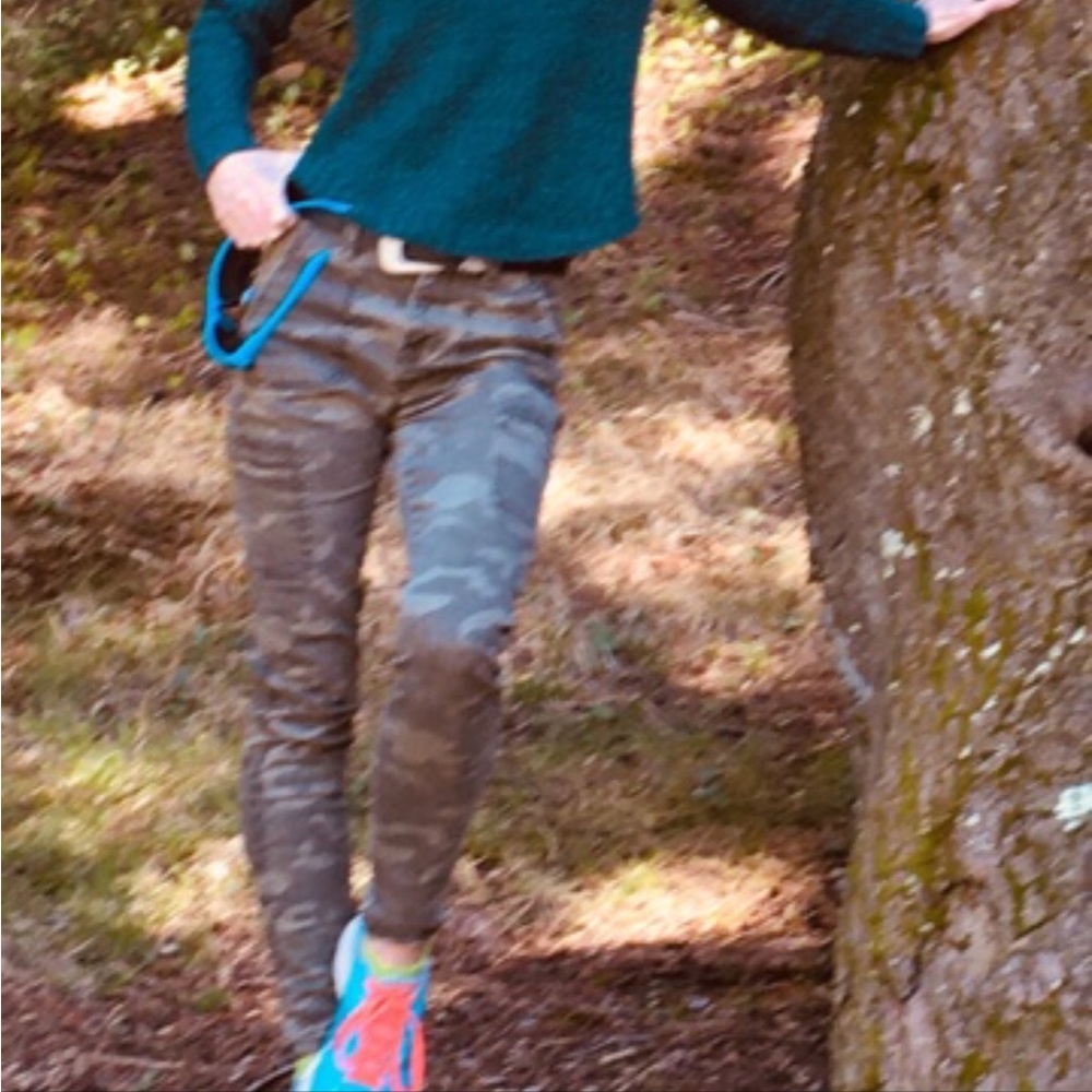 Camouflage Hiwaisted pants/leggings- Size 1